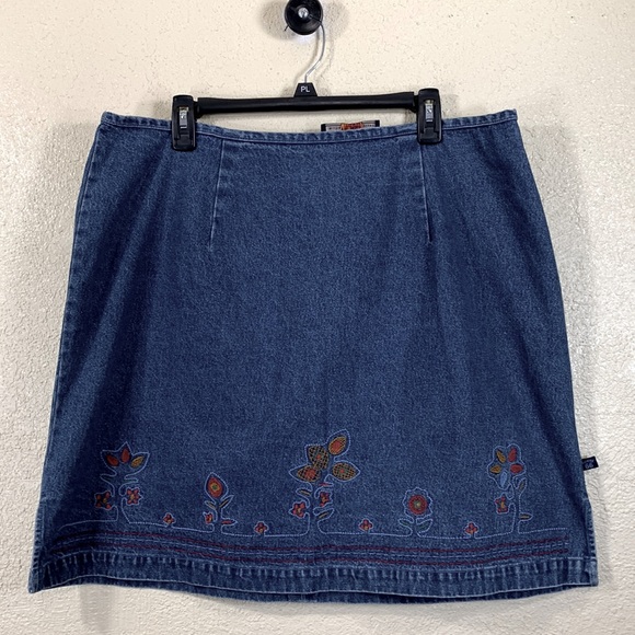Route 66 Denim Jean Skirt Blue with Floral Embroidery 18W . - Picture 1 of 13